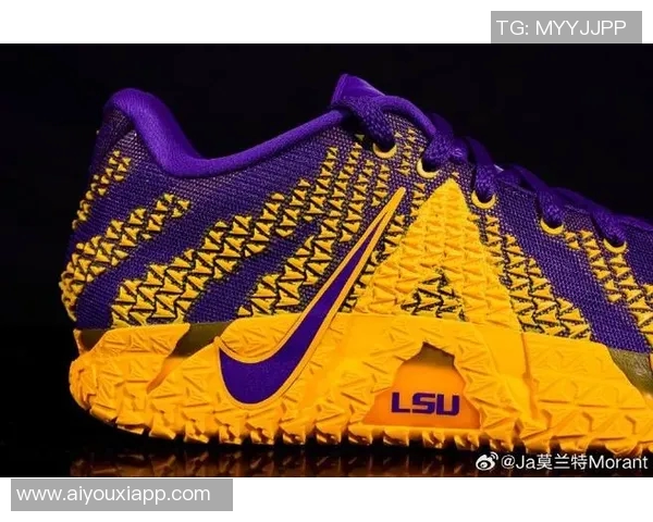 杜克大学球员展示球队专属莫兰特Ja3PE配色引发热议 杜克大学球员展示球队专属莫兰特Ja3PE配色引发热议