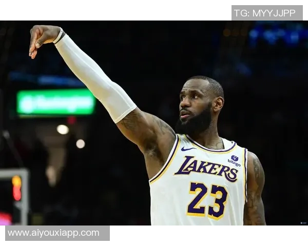 致敬昔日封面英雄詹姆斯LeBron23新配色重磅发布引发热议