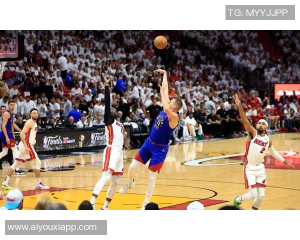 约基奇赛季数据惊人场均24分13篮板12助攻轻松实现三双表现令人赞叹 约基奇赛季数据惊人场均24分13篮板12助攻轻松实现三双表现令人赞叹