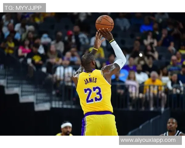 詹姆斯赛后比23手势NBA官推庆祝第23个赛季的精彩进行