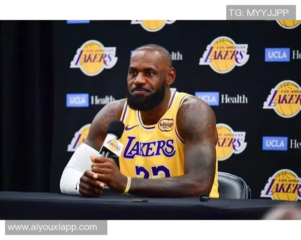 詹姆斯本周将与南湾湖人队合练今日未安排训练活动