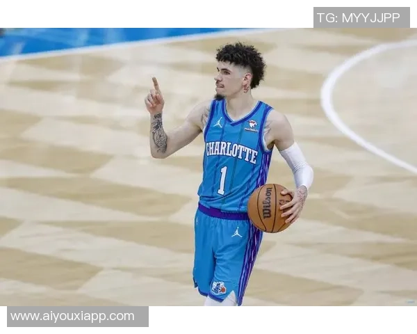 拉梅洛鲍尔高效表现无奈球队失利13投9中砍下27分助攻5次三分球命中率惊人